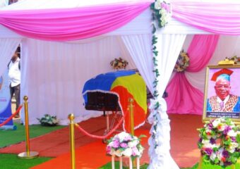 Hommage au professeur émérite Simon Lufuma Lwa Nkandi